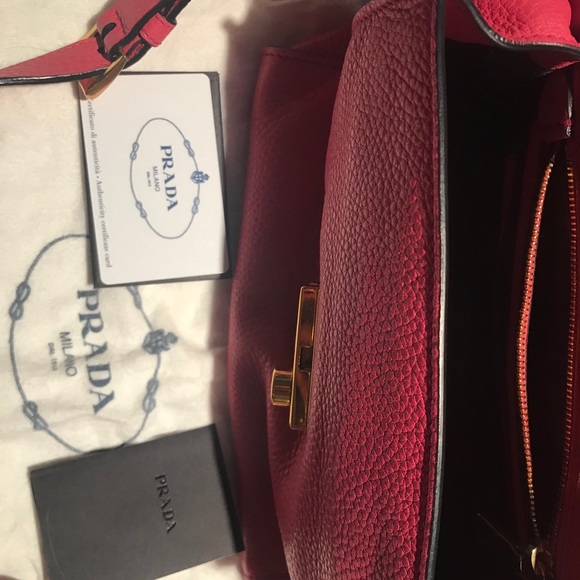 Prada purse 👛 with lock and key meduim size authentic Prada - Picture 5 of 8